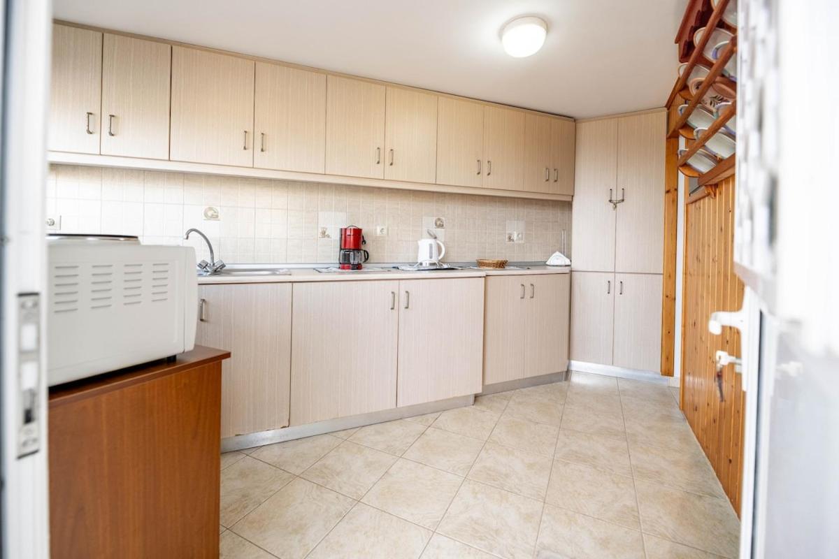 Springs Petronas Apartment Archangelos  Esterno foto