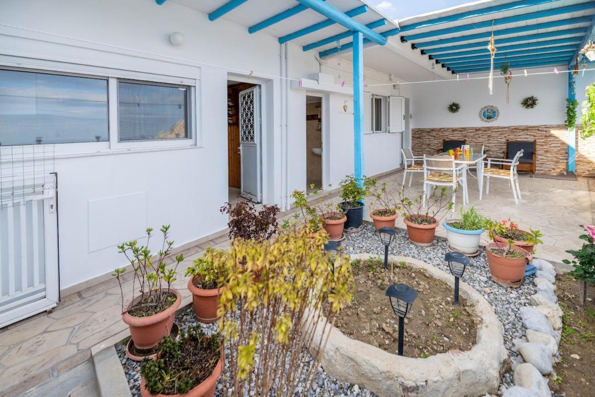 Springs Petronas Apartment Archangelos  Esterno foto