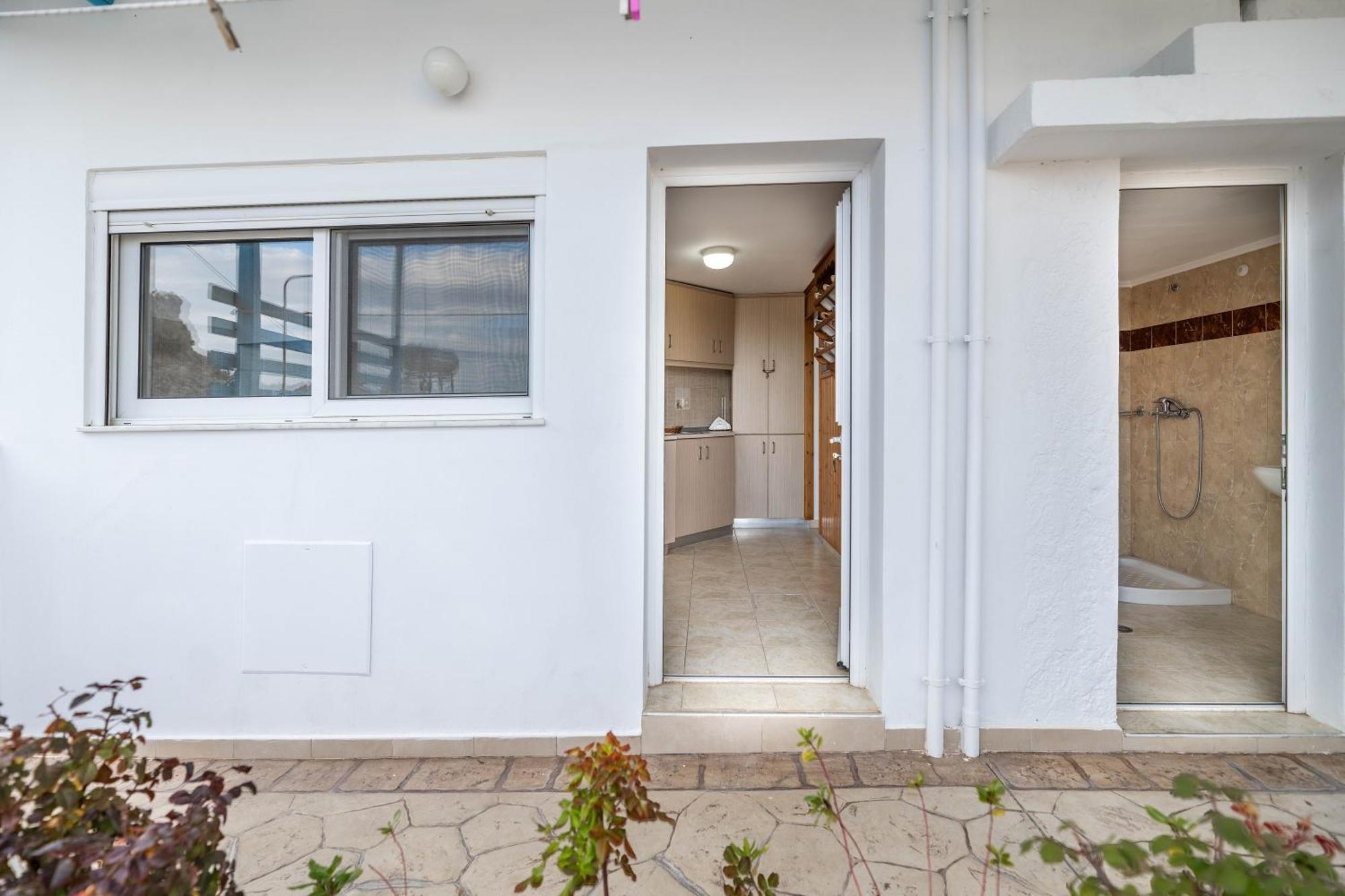 Springs Petronas Apartment Archangelos  Esterno foto