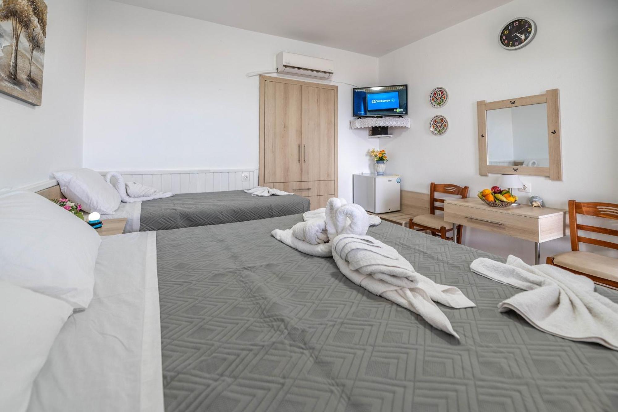 Springs Petronas Apartment Archangelos  Esterno foto