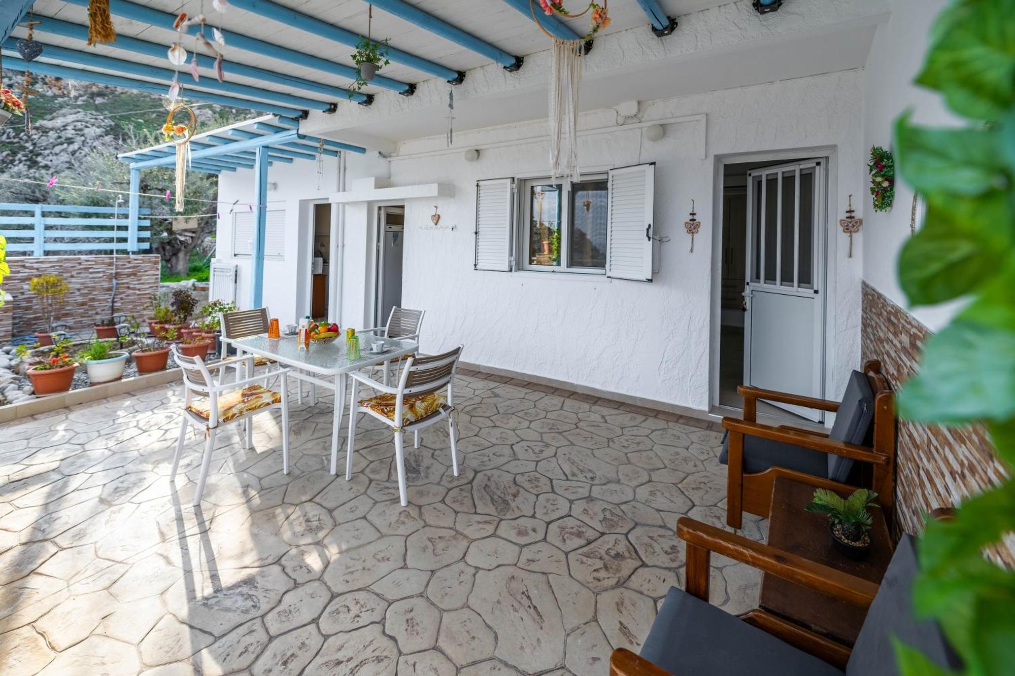 Springs Petronas Apartment Archangelos  Esterno foto